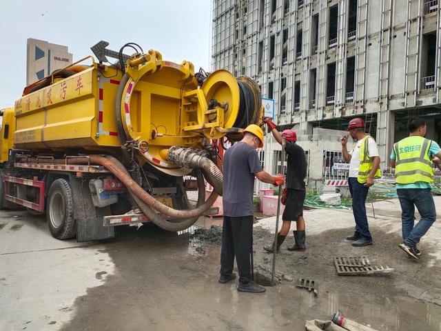 北京市政管道疏通车租赁公司 平价出租下水道高压清洗车清理管道